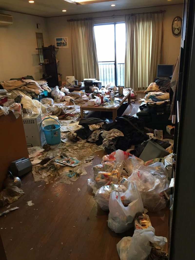 ゴミ屋敷清掃 作業前 大部屋